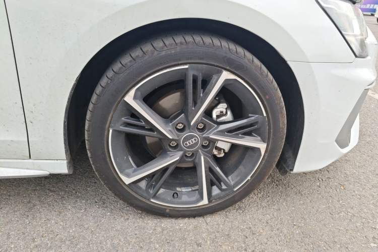 Used Audi A3 2024 Sportback 35 TFSI Fashionable Sports Model Right Front Wheel Hub