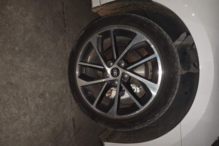 Used Audi A3 2024 A3L Limousine 35 TFSI Progressive Sport Edition Right Front Wheel Hub
