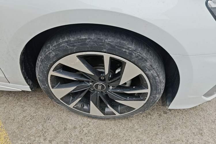 Used Audi A3 2024 A3L Limousine 35 TFSI Fashion Sport Model Right Front Wheel Hub