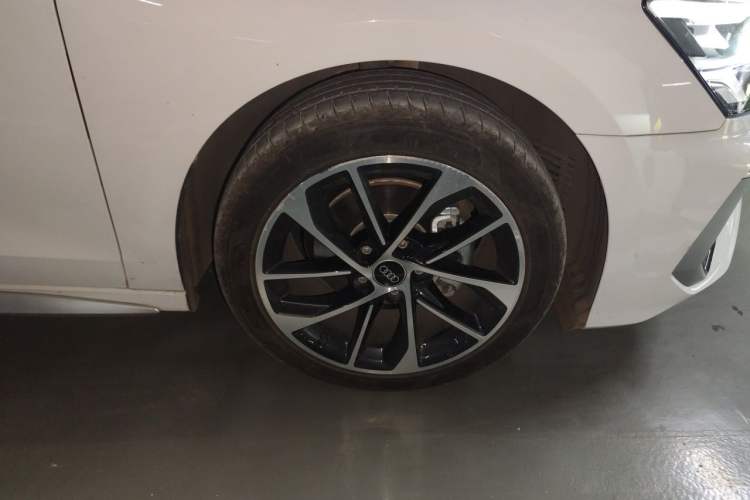Used Audi A3 2024 A3L Limousine 35 TFSI Progressive Sport Edition Right Front Wheel Hub
