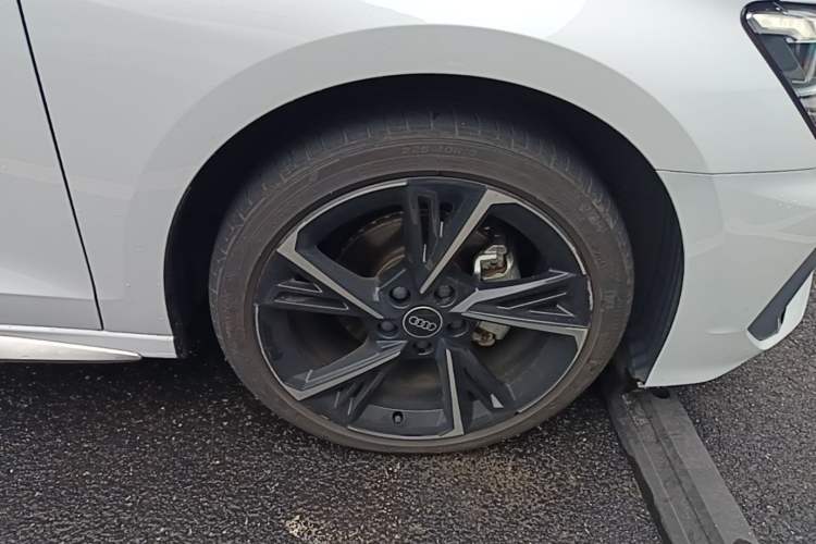 Used Audi A3 2024 Sportback 35 TFSI Fashionable Sports Model Right Front Wheel Hub