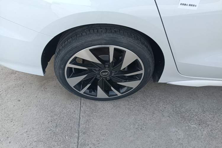 Used Audi A3 2024 A3L Limousine 35 TFSI Fashion Sport Model Right Rear Wheel Hub