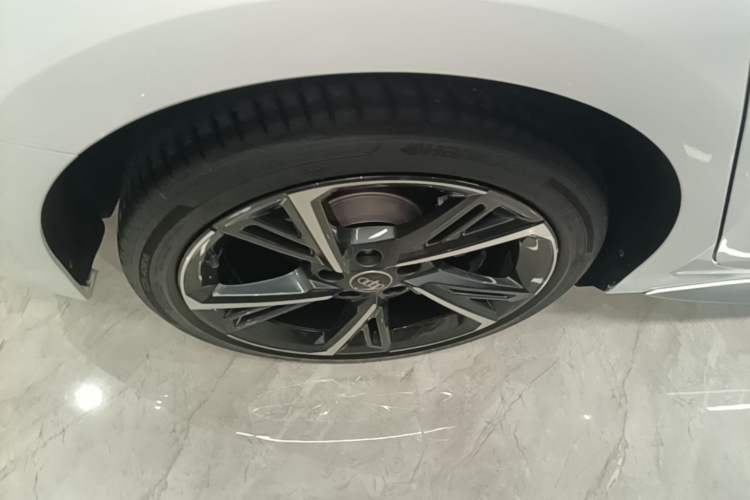Used Audi A3 2024 Sportback 35 TFSI Fashionable Sports Model Right Rear Wheel Hub