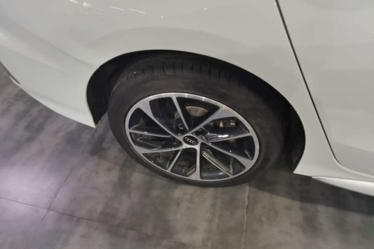 Used Audi A3 2024 A3L Limousine 35 TFSI Progressive Sport Edition Right Rear Wheel Hub