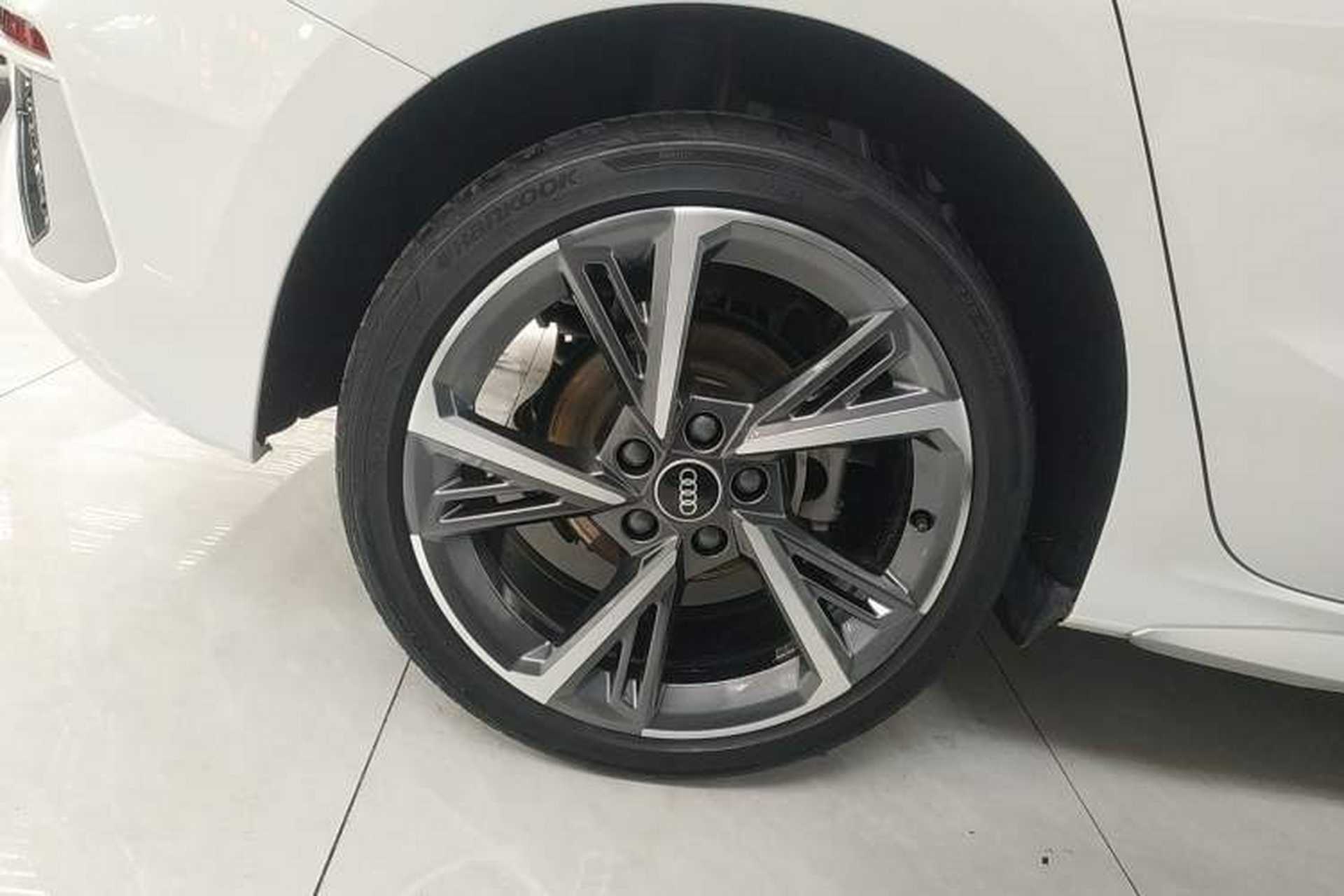 Used Audi A3 2024 Sportback 35 TFSI Fashionable Sports Model Right Rear Wheel Hub