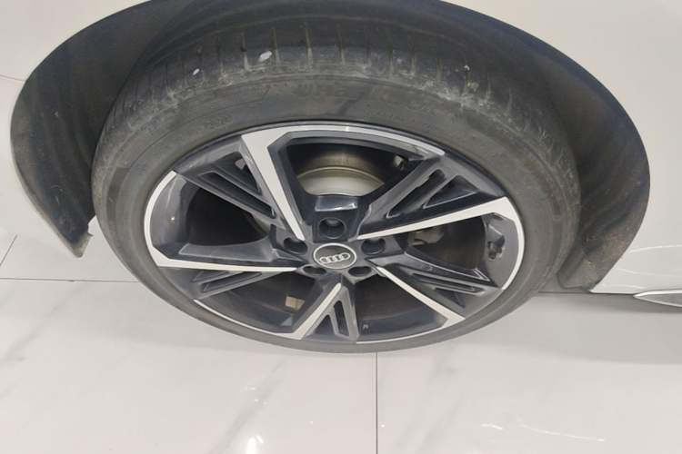 Used Audi A3 2024 Sportback 35 TFSI Fashionable Sports Model Right Rear Wheel Hub