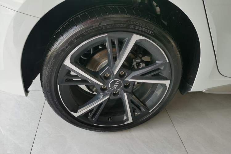 Used Audi A3 2024 Sportback 35 TFSI Fashionable Sports Model Right Rear Wheel Hub