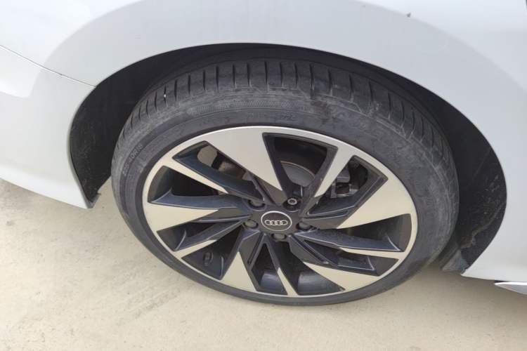 Used Audi A3 2024 A3L Limousine 35 TFSI Fashion Sport Model Right Rear Wheel Hub