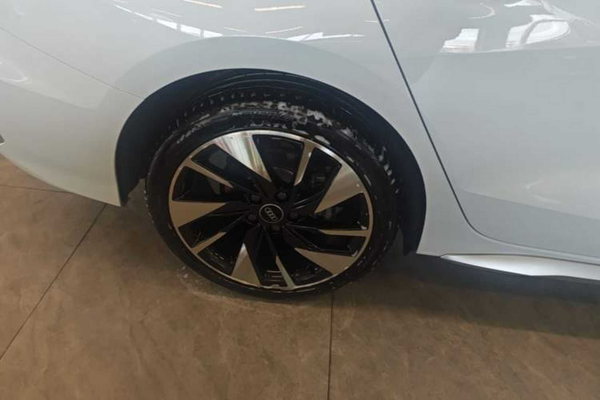 Used Audi A3 2024 A3L Limousine 35 TFSI Fashion Sport Model Right Rear Wheel Hub