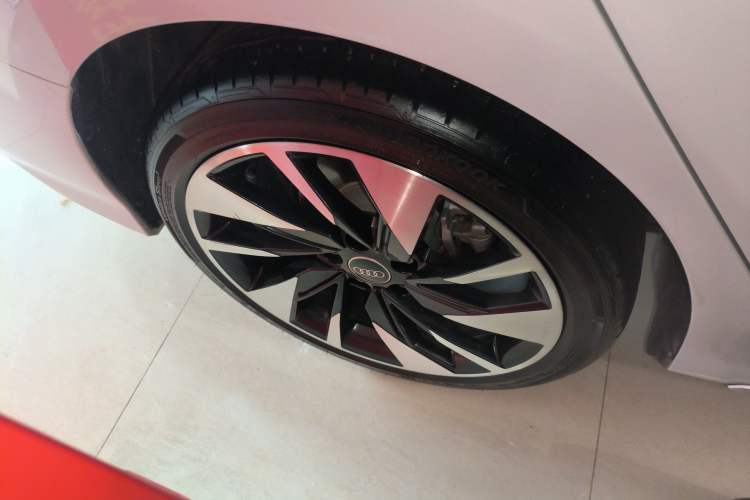 Used Audi A3 2024 A3L Limousine 35 TFSI Fashion Sport Model Right Rear Wheel Hub