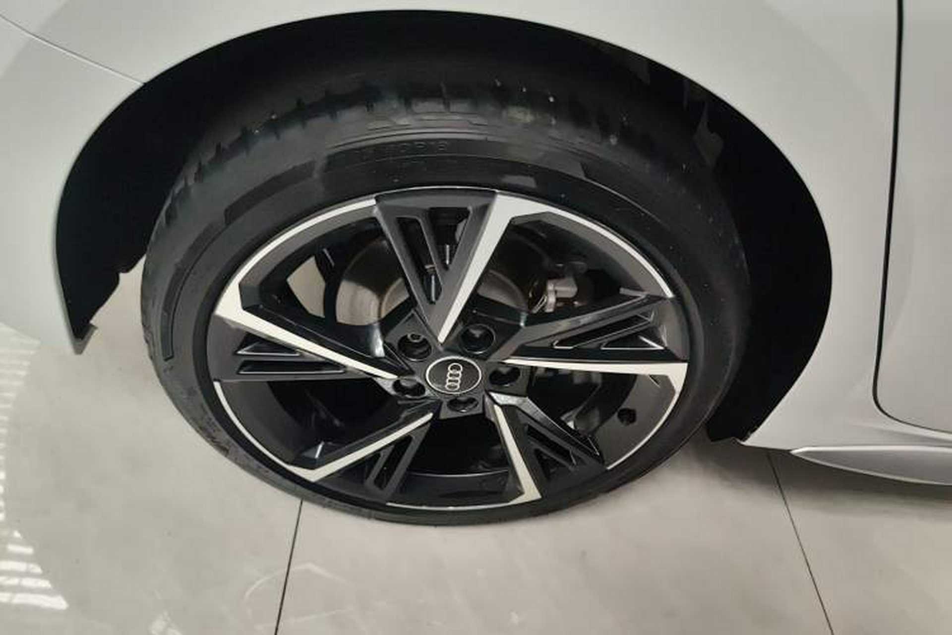 Used Audi A3 2024 Sportback 35 TFSI Fashionable Sports Model Right Rear Wheel Hub