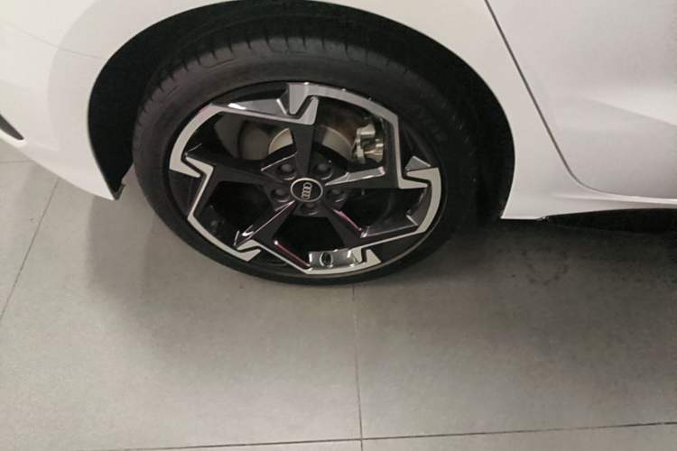 Used Audi A3 2024 Sportback 35 TFSI Luxury Sports Model Right Rear Wheel Hub