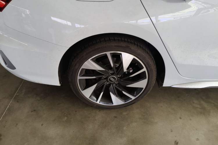 Used Audi A3 2024 A3L Limousine 35 TFSI Fashion Sport Model Right Rear Wheel Hub