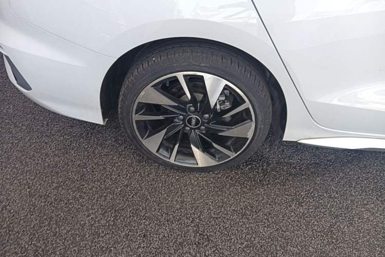 Used Audi A3 2024 A3L Limousine 35 TFSI Fashion Sport Model Right Rear Wheel Hub