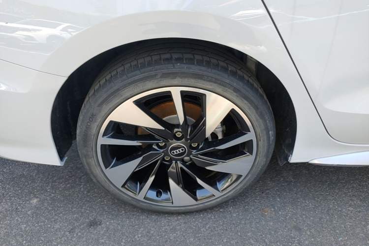Used Audi A3 2024 A3L Limousine 35 TFSI Fashion Sport Model Right Rear Wheel Hub