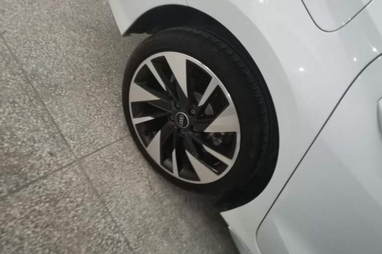 Used Audi A3 2024 A3L Limousine 35 TFSI Fashion Sport Model Right Rear Wheel Hub