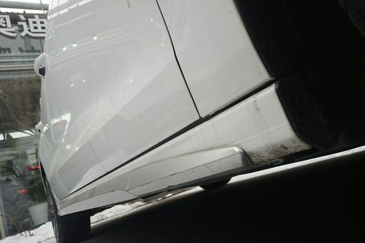 Used Audi A3 2024 A3L Limousine 35 TFSI Luxury Sport Edition Right Side Sill
