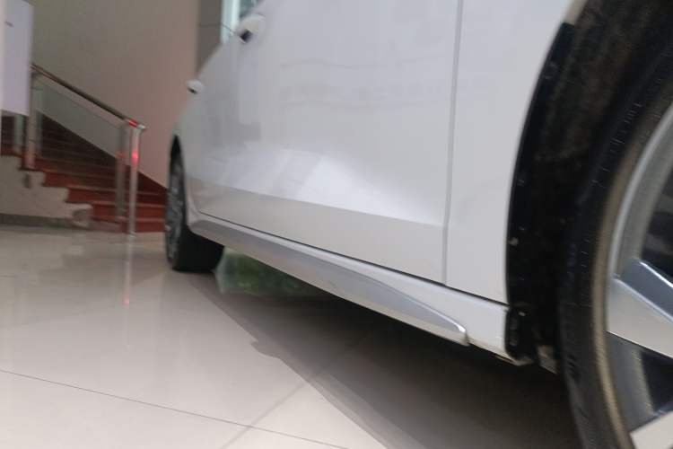 Used Audi A3 2024 A3L Limousine 35 TFSI Luxury Sport Edition Right Side Sill