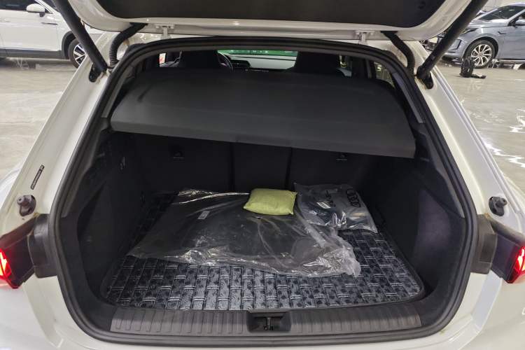 Used Audi A3 2024 Sportback 35 TFSI Fashionable Sports Model Trunk