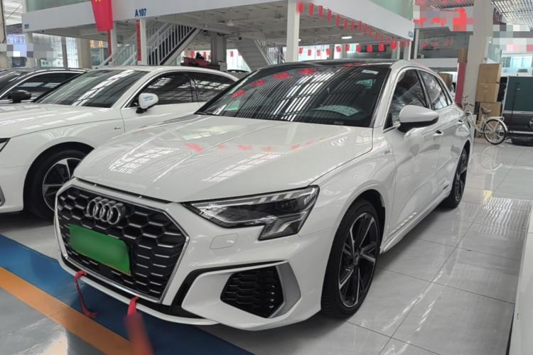 Audi A3 2024 Sportback 35 TFSI Fashionable Sports Model