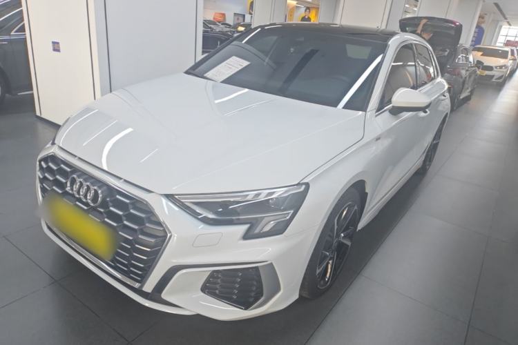 Audi A3 2024 Sportback 35 TFSI Fashionable Sports Model