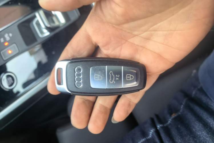 Used Audi A3 2024 Sportback 35 TFSI Fashionable Sports Model Vehicle Key