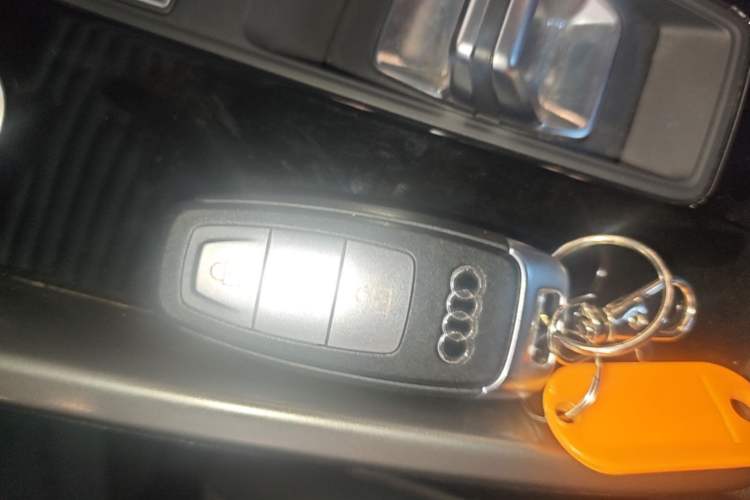 Used Audi A3 2024 A3L Limousine 35 TFSI Fashion Sport Model Vehicle Key