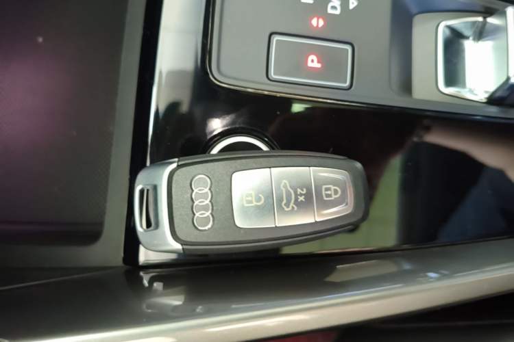 Used Audi A3 2024 Sportback 35 TFSI Fashionable Sports Model Vehicle Key