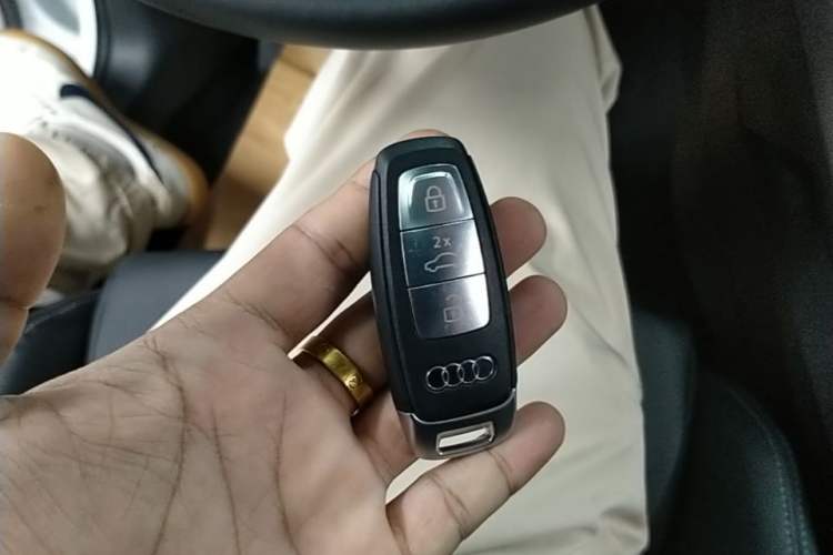 Used Audi A3 2024 Sportback 35 TFSI Fashionable Sports Model Vehicle Key