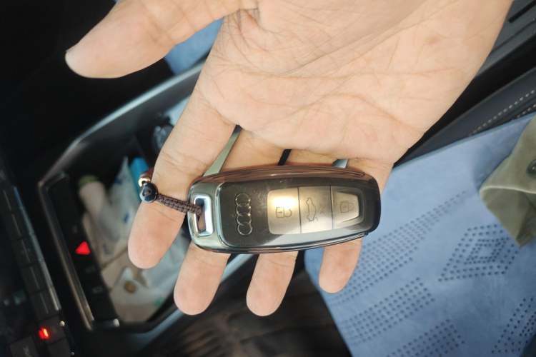 Used Audi A3 2024 Sportback 35 TFSI Fashionable Sports Model Vehicle Key