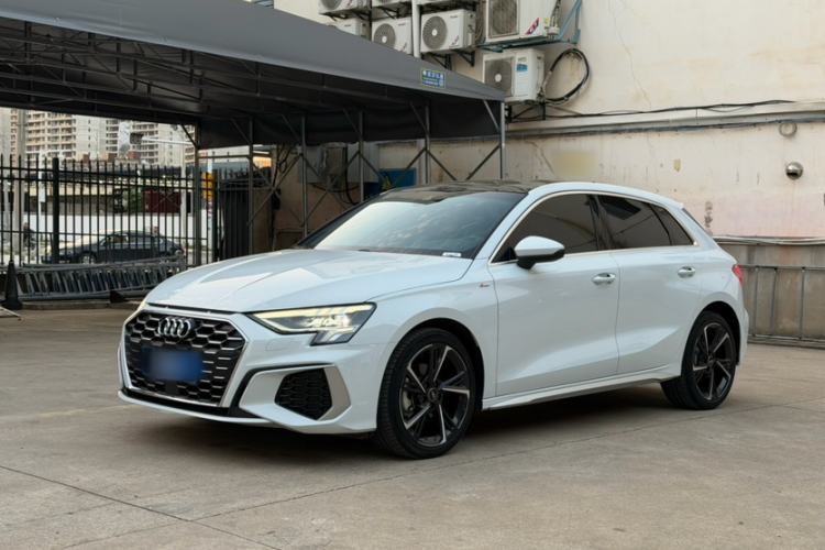 Audi A3 2024 Sportback 35 TFSI Fashionable Sports Model