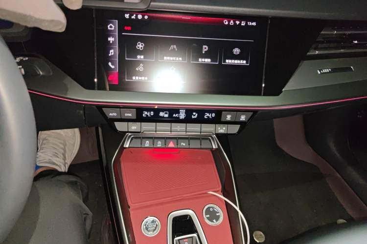 Used Audi A3 2025 A3L Limousine 35TFSI Prestige Edition Audio And AC Panel