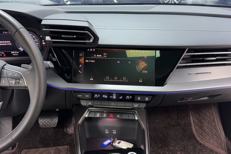 Used Audi A3 2025 A3L Limousine 35TFSI Prestige Edition Audio And AC Panel