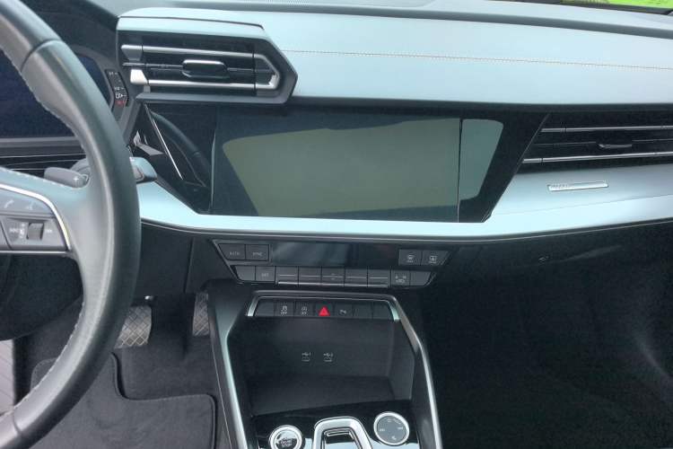 Used Audi A3 2025 Sportback 35TFSI Prestige Edition Audio And AC Panel