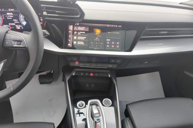 Used Audi A3 2025 Sportback 35TFSI Prestige Edition Audio And AC Panel