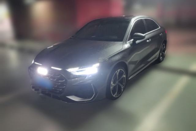 Audi A3 2025 A3L Limousine 35TFSI Prestige Edition с пробегом