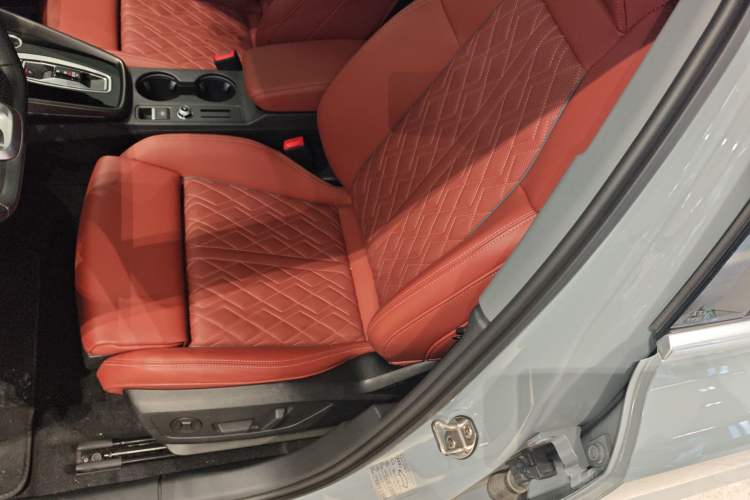 Used Audi A3 2025 A3L Limousine 35TFSI Prestige Edition + Luxury Selection Package Left Front Seat