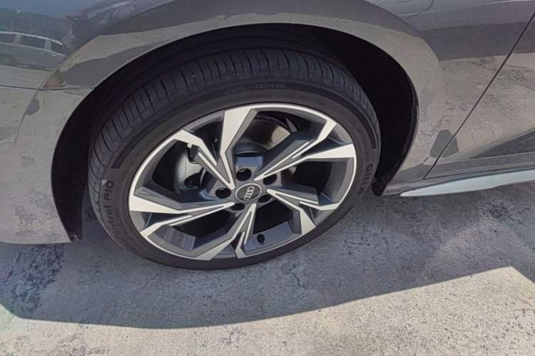 Used Audi A3 2025 Sportback 35TFSI Prestige Edition Left Front Wheel Hub