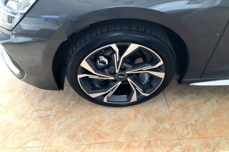 Used Audi A3 2025 Sportback 35TFSI Prestige Edition Left Front Wheel Hub