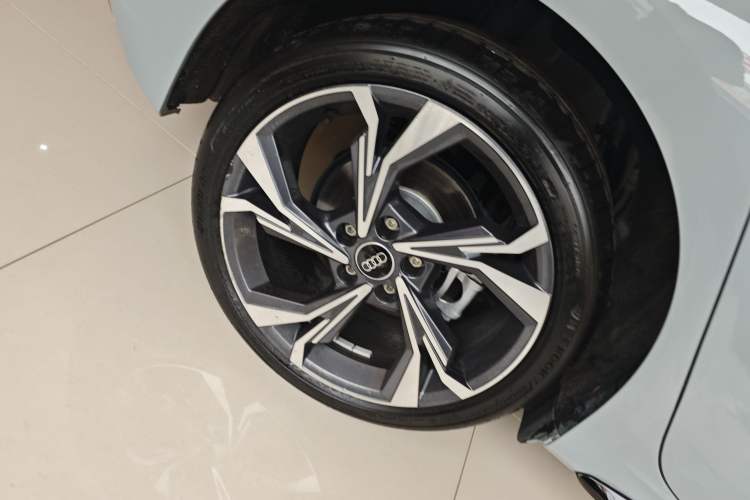 Used Audi A3 2025 Sportback 35TFSI Prestige Edition Right Rear Wheel Hub