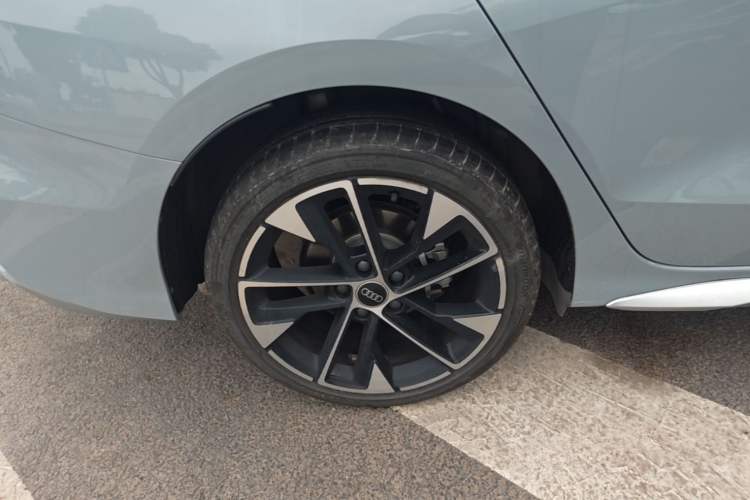 Used Audi A3 2025 A3L Limousine 35TFSI Prestige Edition Right Rear Wheel Hub
