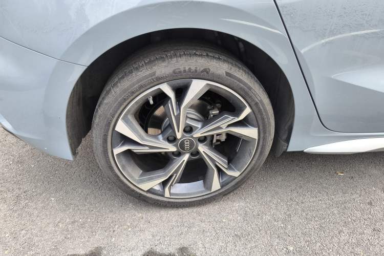 Used Audi A3 2025 Sportback 35TFSI Prestige Edition Right Rear Wheel Hub