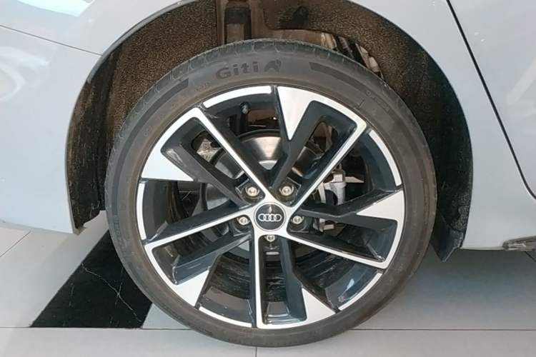 Used Audi A3 2025 A3L Limousine 35TFSI Prestige Edition Right Rear Wheel Hub