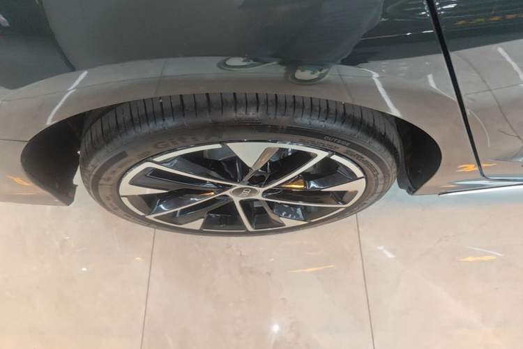 Used Audi A3 2025 A3L Limousine 35TFSI Prestige Edition Right Rear Wheel Hub