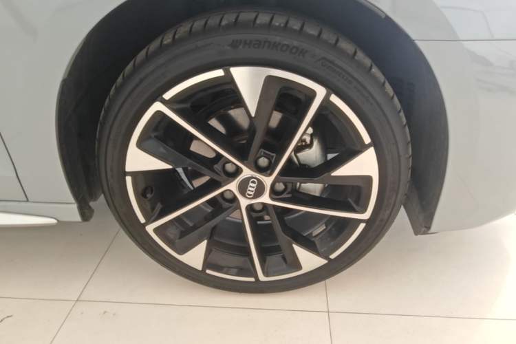 Used Audi A3 2025 A3L Limousine 35TFSI Prestige Edition Right Front Wheel Hub