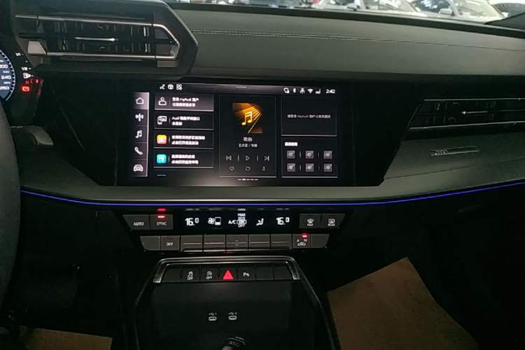 Used Audi A3 2025 A3L Limousine 35TFSI Prestige Edition Audio And AC Panel