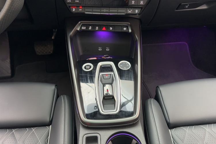 Used Audi A3 2025 A3L Limousine 35TFSI Prestige Edition + Luxury Selection Package Gear Lever