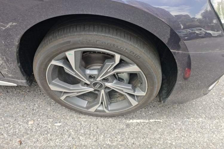 Used Audi A3 2025 Sportback 35TFSI Prestige Edition Right Front Wheel Hub