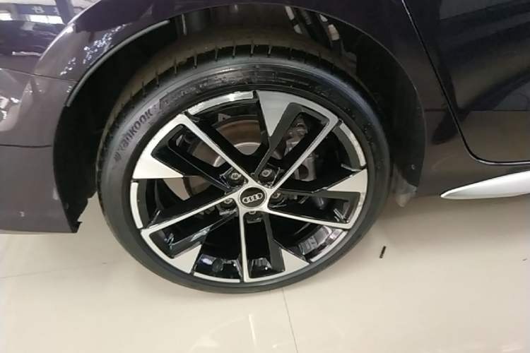 Used Audi A3 2025 A3L Limousine 35TFSI Prestige Edition Right Rear Wheel Hub