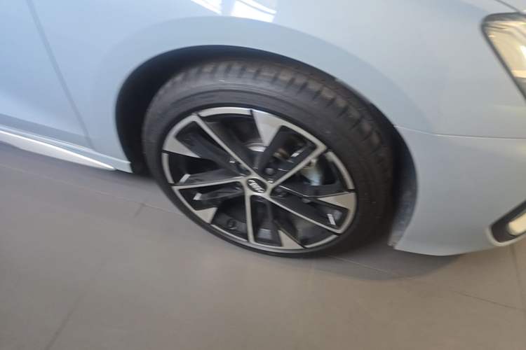 Used Audi A3 2025 A3L Limousine 35TFSI Prestige Edition Right Front Wheel Hub